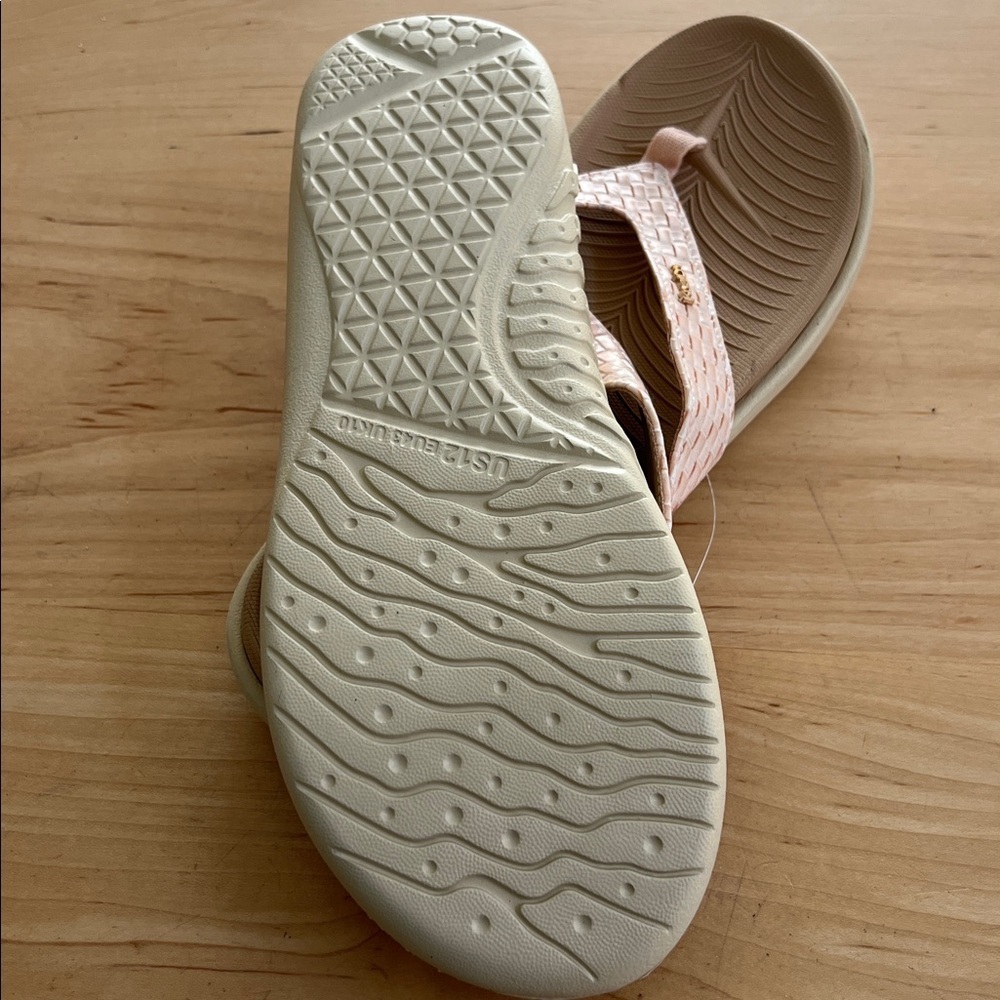 KuaiLu Women’s Flip Flops size 12 - Picture 4 of 6